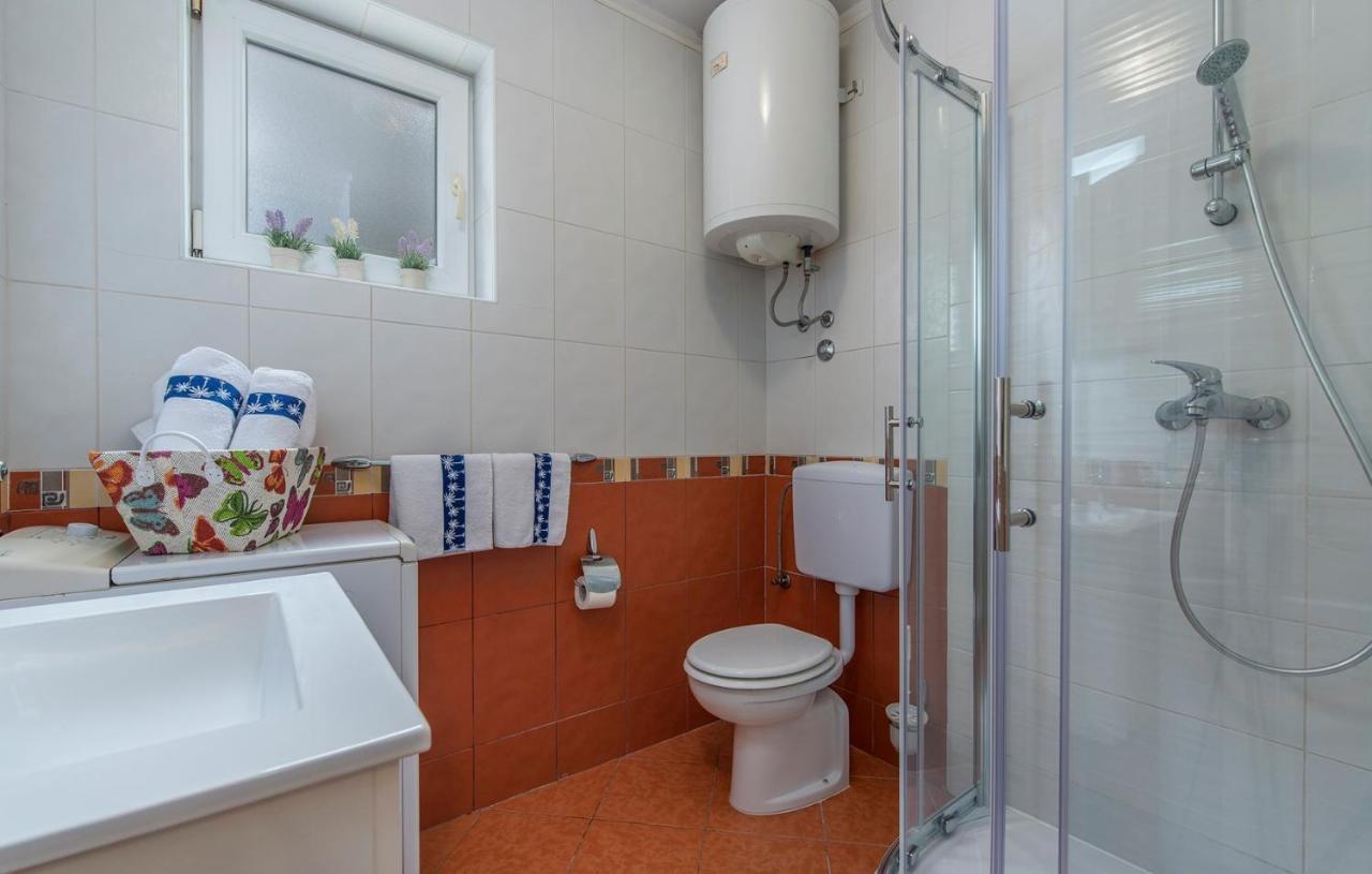 Apartment Amela Porec Bagian luar foto